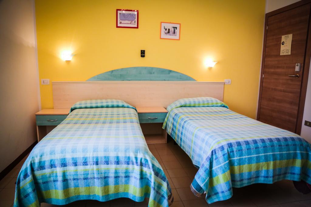 Hotel Ausonia Monte Porzio Luaran gambar