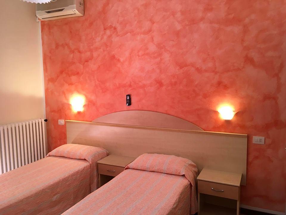 Hotel Ausonia Monte Porzio Luaran gambar