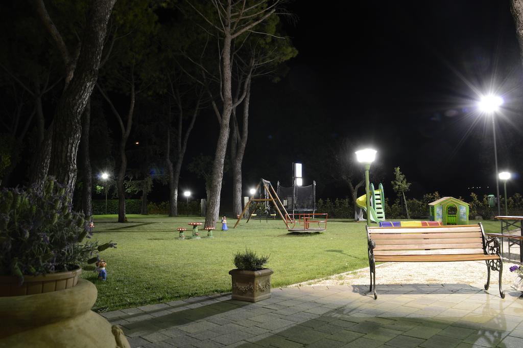 Hotel Ausonia Monte Porzio Luaran gambar