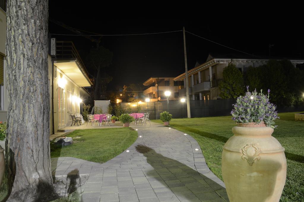 Hotel Ausonia Monte Porzio Luaran gambar