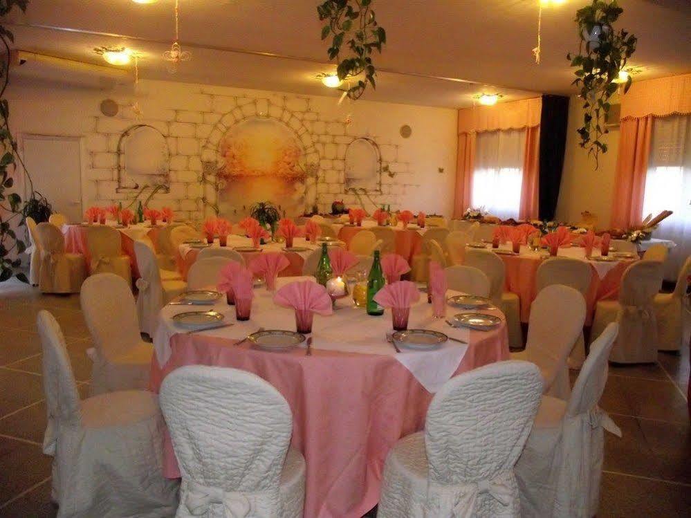 Hotel Ausonia Monte Porzio Luaran gambar