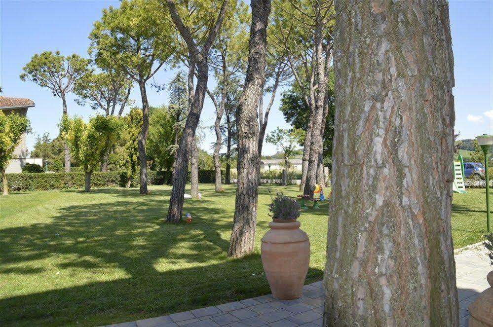 Hotel Ausonia Monte Porzio Luaran gambar